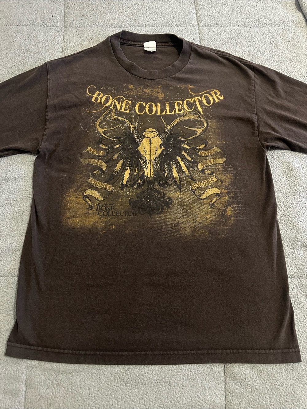 Vintage Bone Collector Skull Wings Graphic T-Shirt Men’s Large Brown Hunting Tee